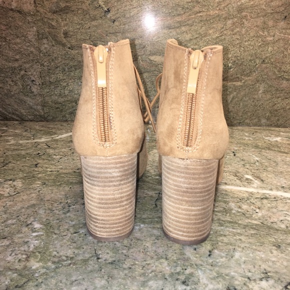 ❌SOLD❌ Tan booties - Picture 3 of 4